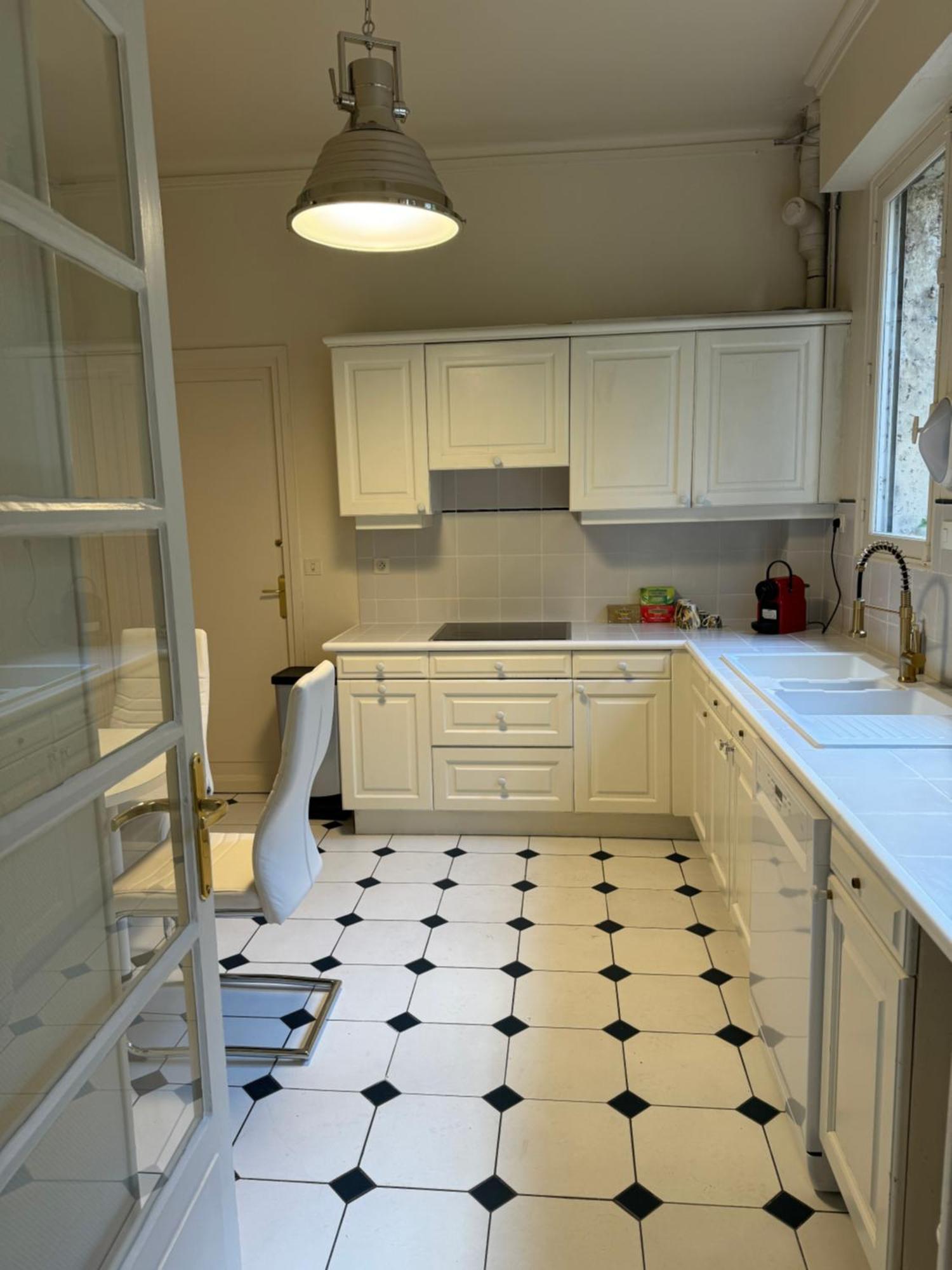 Erawan Boutique Hotel Évreux Kültér fotó